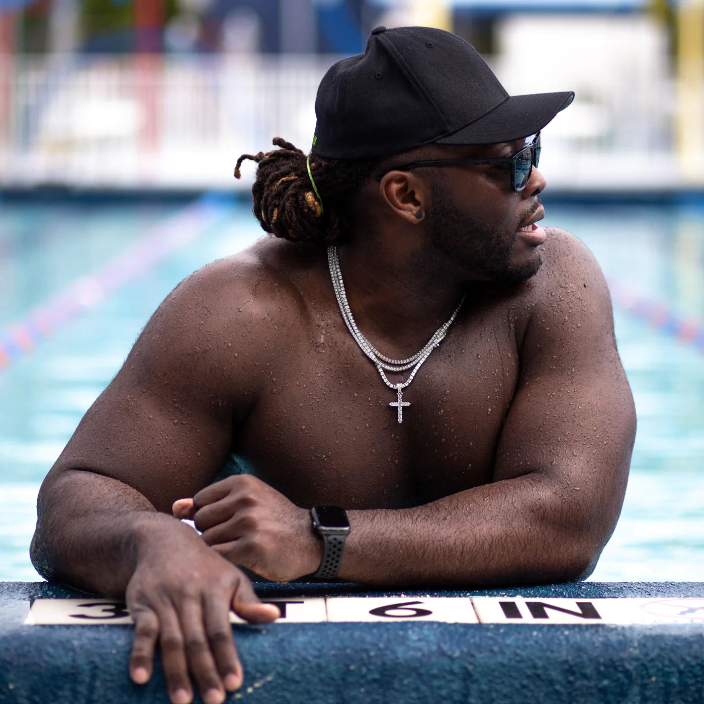 Larry Ogunjobi working out in the pool